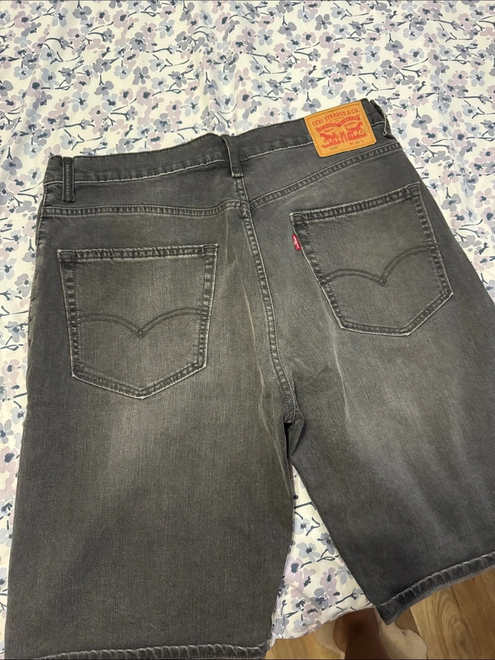 Levi's Men's Washed Black Straight Jeans Shorts
